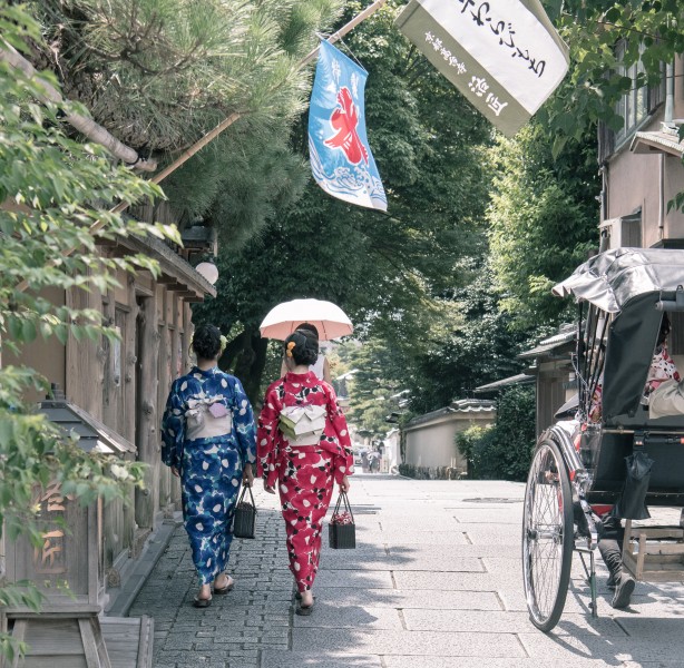 穿和服的日本美女图片(11张)