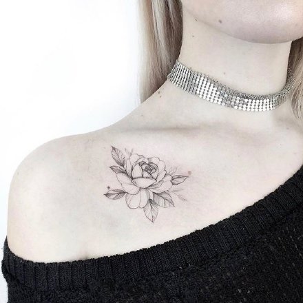 女生素花纹身 适合女孩子的小清新花朵线条纹身图案