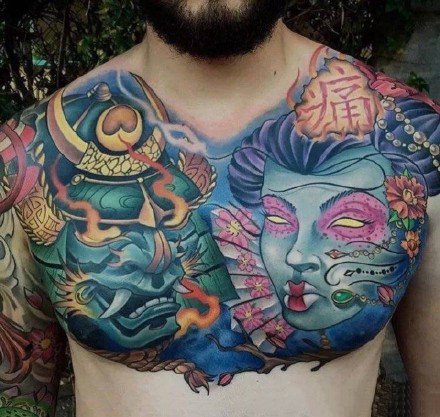 男士花胸纹身 9张传统风格的男性花胸纹身作品图片