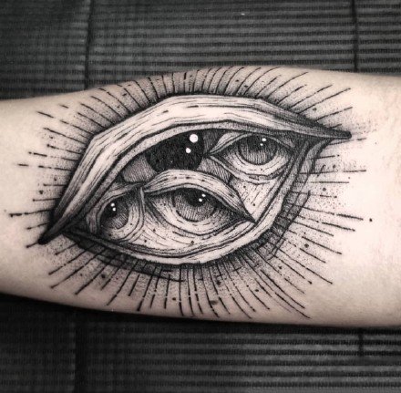 黑色眼睛纹身主题的9张纹身图片