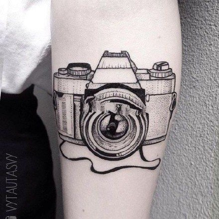 很好看的9组照相机纹身图案分享
