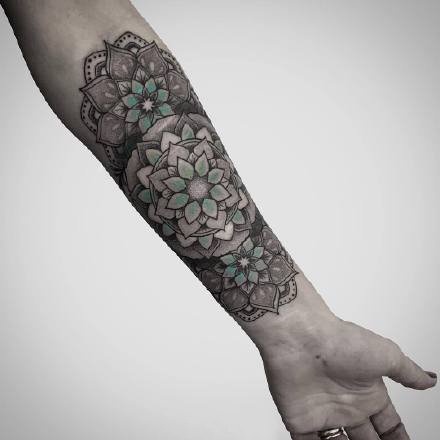 小臂梵花纹身 18组小臂位置的点刺梵花纹身图案