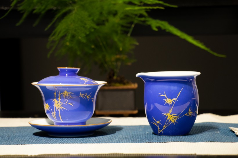 淡雅茶杯茶具瓷器图片(9张)