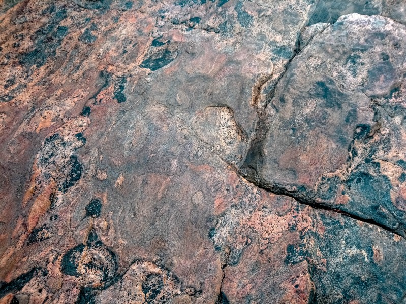 溪流边的岩石图片(10张)