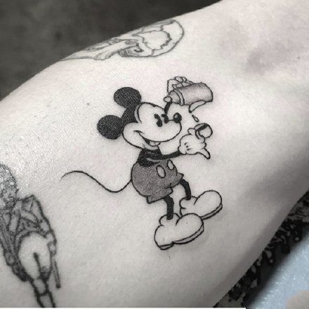 米老鼠纹身 9张米奇妙妙屋的米奇纹身图案