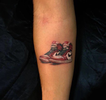球鞋纹身：个性的9张球鞋系列纹身图案