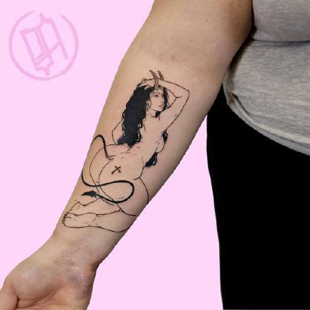 黑灰风格的日式sm风格的女郎纹身手稿图
