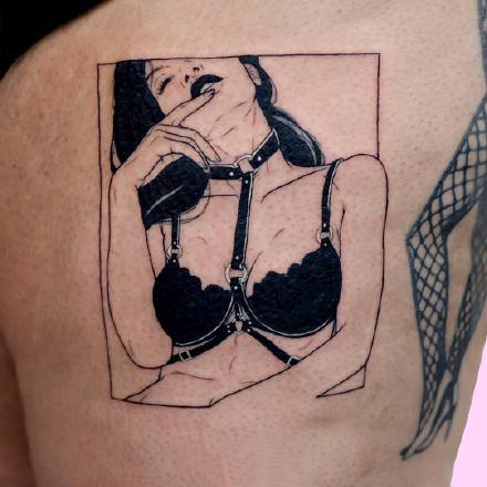黑灰风格的日式sm风格的女郎纹身手稿图