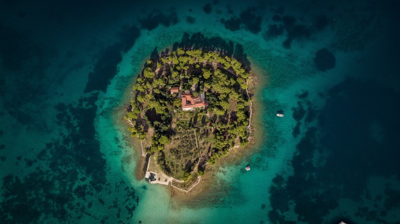从高空中鸟瞰孤岛的图片(10张)
