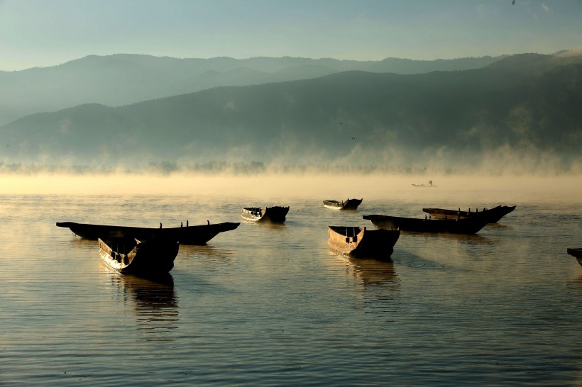 云南丽江沪沽湖自然风景图片(11张)