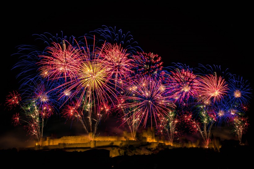 夜空中灿烂的烟花图片(12张)