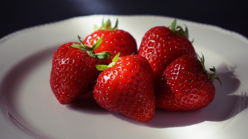 酸甜可口的鲜红草莓图片(11张)