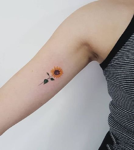 向日葵纹身：小清新的9张向日葵纹身图片