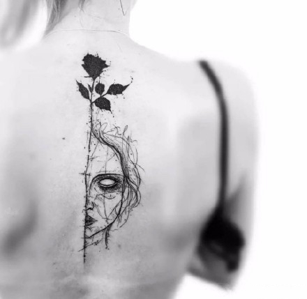 黑玫瑰纹身 9款小清新的黑色玫瑰花纹身图案