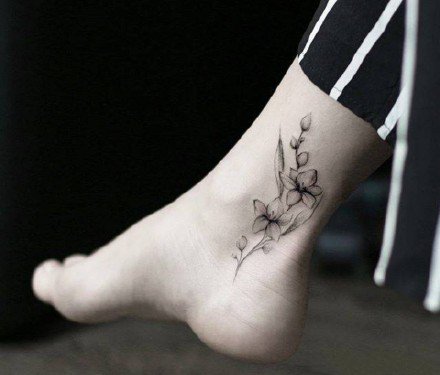 脚踝刺青图 9款唯美的脚踝处小清新纹身图片