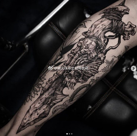 兵器纹身 很帅的一组黑灰武器兵器纹身图案