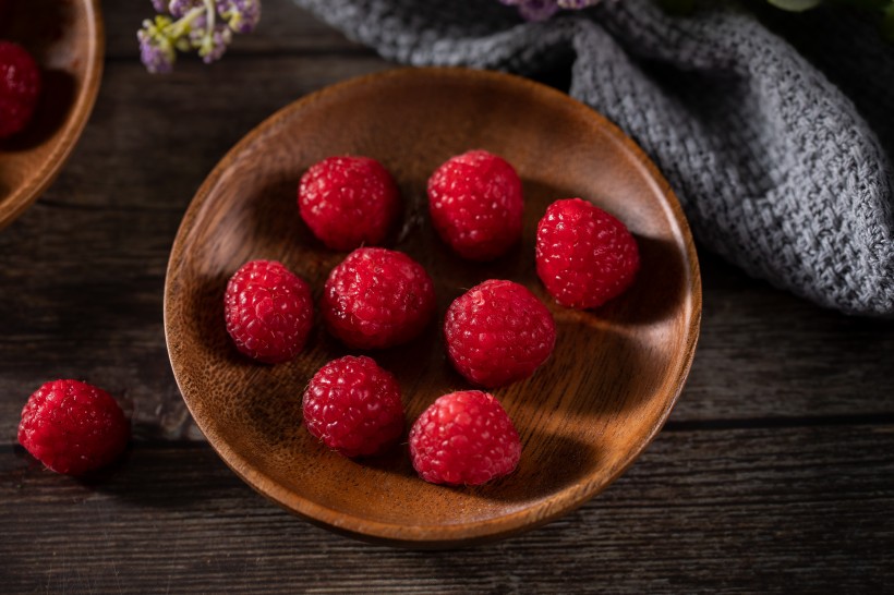 红色树莓图片(11张)