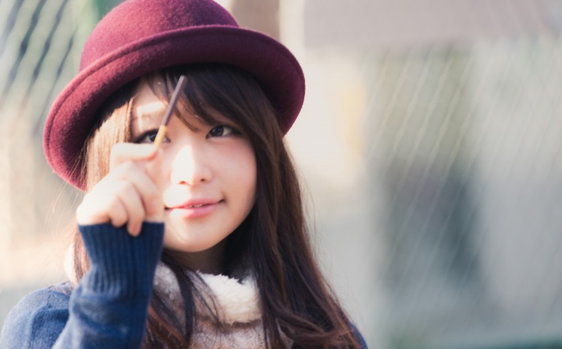 戴着紫色帽子的长发日本女孩图片(9张)