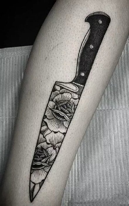 匕首纹身 20款好看的刀具匕首主题的兵器纹身图片