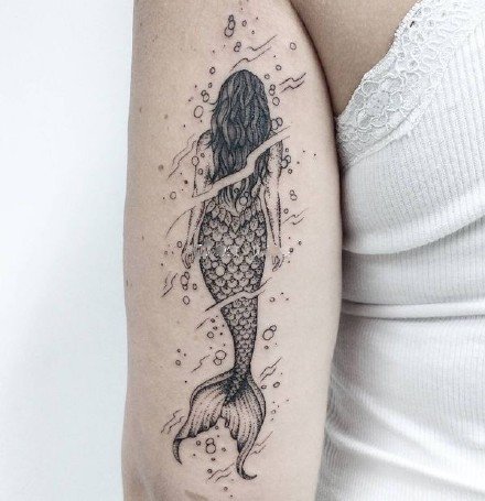 点线美人鱼纹身 黑灰色的9款帅气美人鱼纹身作品