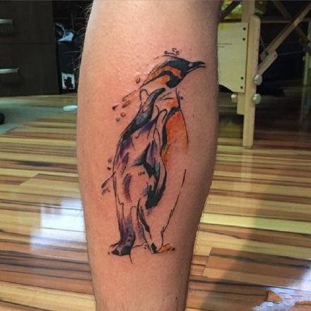 企鹅纹身 9款好看的几何线条企鹅纹身图片