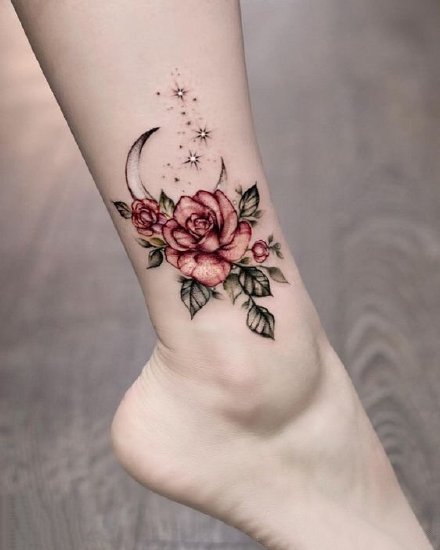 女生脚背和脚踝的漂亮小花卉纹身图片