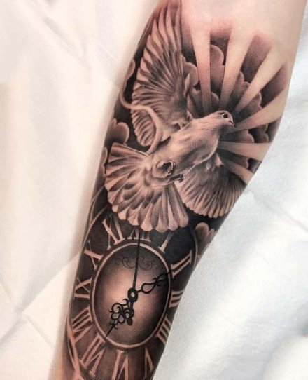 纹身鸽子图 9张象征和平的鸽子纹身图片