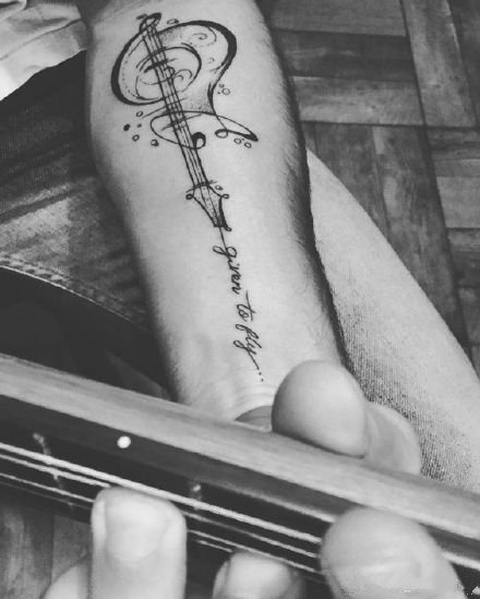 纹身吉他图 9款黑灰色的吉他纹身图片