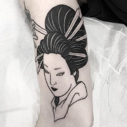 纹身艺伎图 9款黑灰色的日本艺妓纹身作品图案