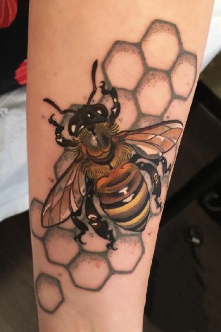 蜜蜂纹身 9款勤劳的小蜜蜂纹身图片赏析