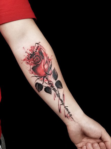 唯美女生纹身 18款唯美的彩色花朵纹身图案