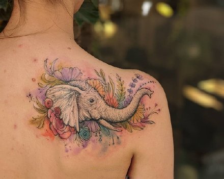 一组法国艺术家设计的浪漫彩色纹身图案