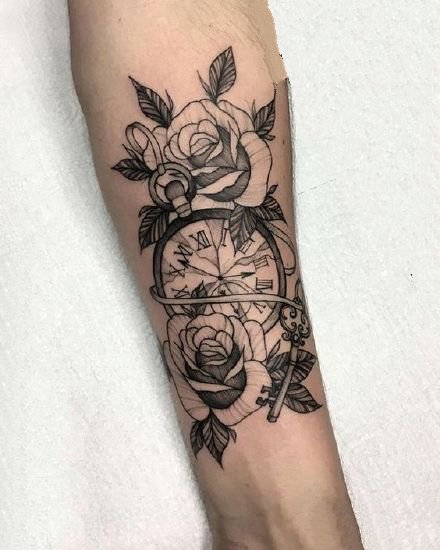 手臂钟表纹身 黑灰色包小臂的9款玫瑰花卉与钟表纹身图片