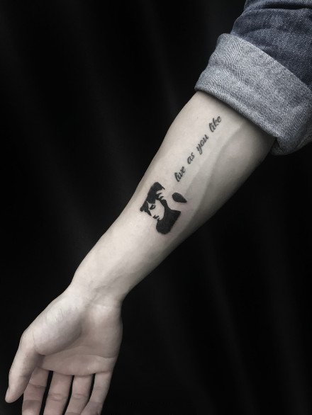 南京纹身 南京CHOKINGTATTOO呛刺青的9款小清新黑灰纹身作品