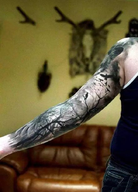 手臂上的9款帅气黑灰森林树木纹身作品图案