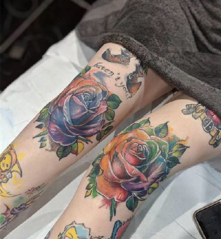 膝盖纹身 纹在膝盖上的9款个性花纹身图案