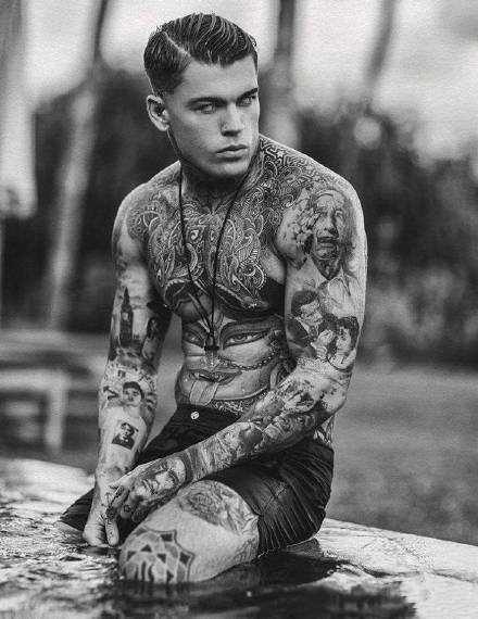 纹身型男 适合当QQ微信头像的9款国外的纹身帅哥图片