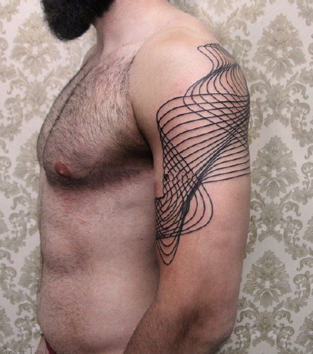 包臂风格的一组几何网状纹身作品图片
