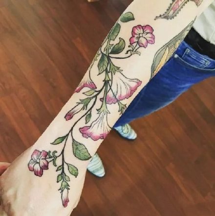小臂上的9款小清新纹身植物花卉图片