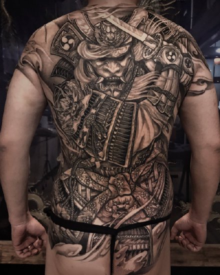 传统人物等风格的的12款大满背纹身图案