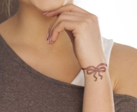 9款适合女生的可爱蝴蝶结纹身图案