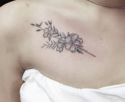 纹身桃花图 小清新的9款女生桃花纹身图案