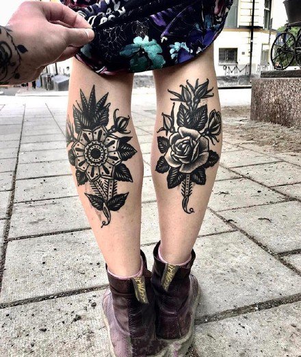 小腿前后面的一组oldschool纹身风格成对纹身图片