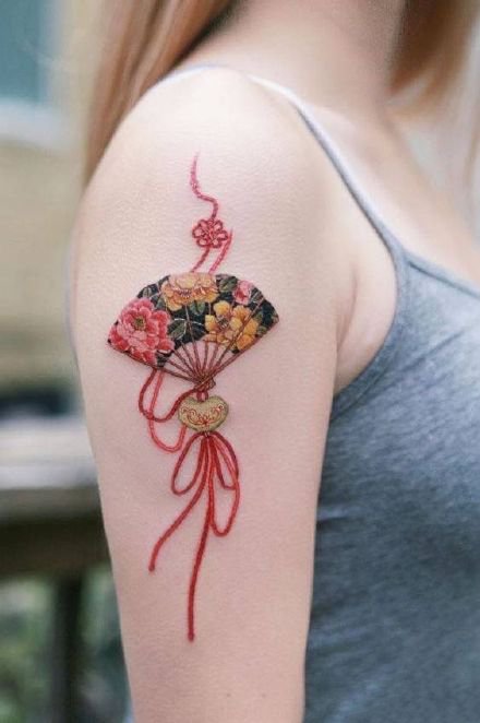 扇子纹身 日式红色扇子主题的9款纹身图案