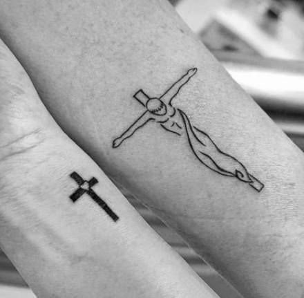 十字架刺青 小清新的9款黑色调十字架纹身图片