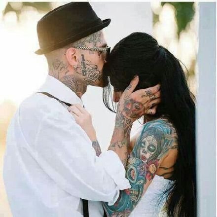 纹身新娘 那9款嫁给爱情的穿婚纱的纹身女郎图片