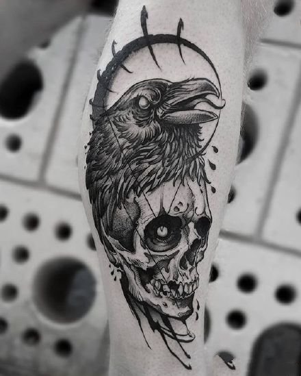 暗黑系的9款黑色乌鸦纹身图案作品