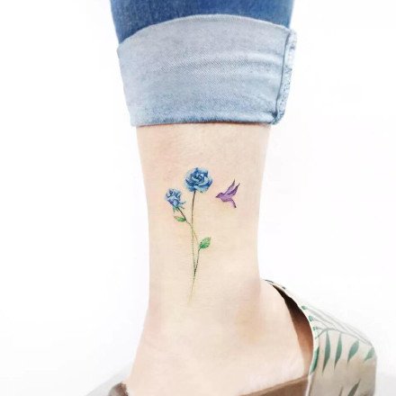 女生小清新的18款漂亮花卉纹身图案