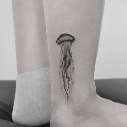 9款漂亮的小清新水母纹身图片