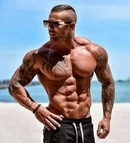 纹身肌肉型男,纹身做衣的9款肌肉帅哥图片
